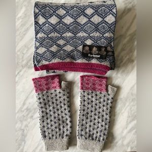 Barbour matching wool scarf and wrist warmers